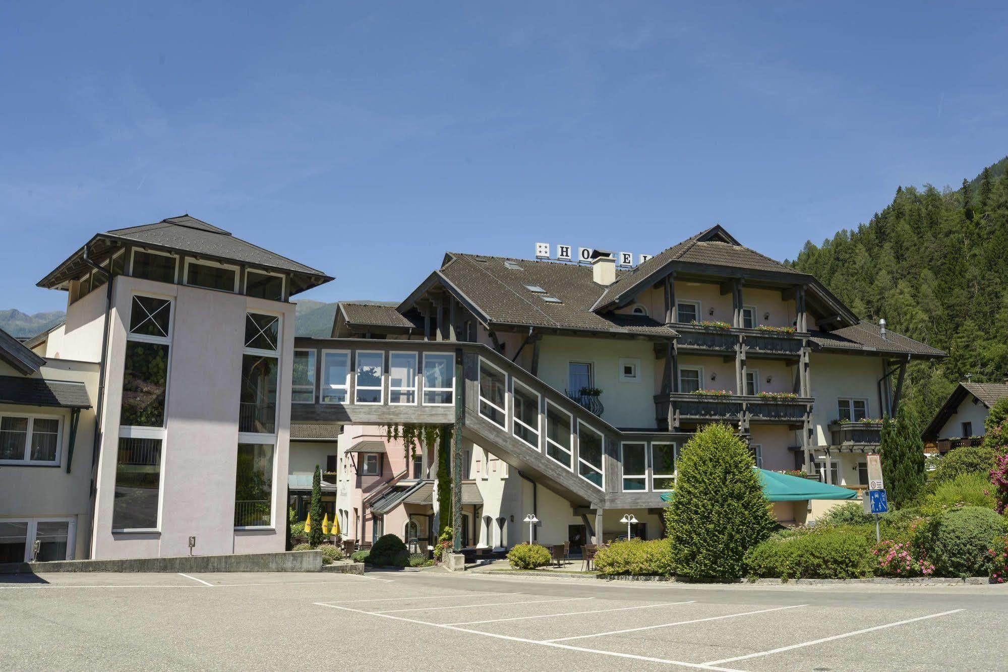 Hotel Flattacher Hof ภายนอก รูปภาพ